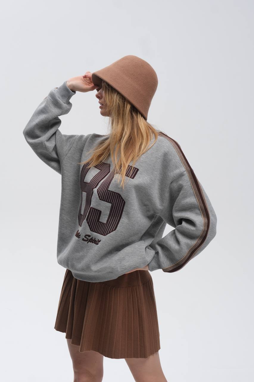 Oversized Graphic Sweatshirt