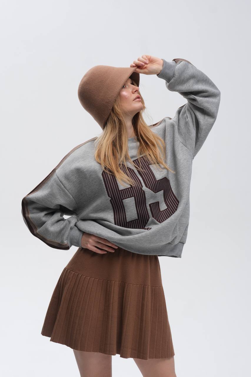 Oversized Graphic Sweatshirt