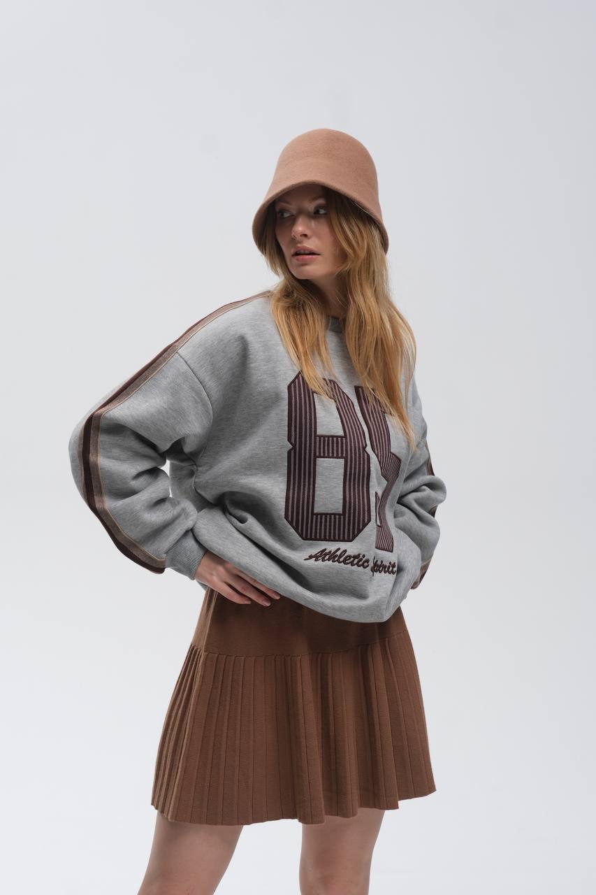 Oversized Graphic Sweatshirt